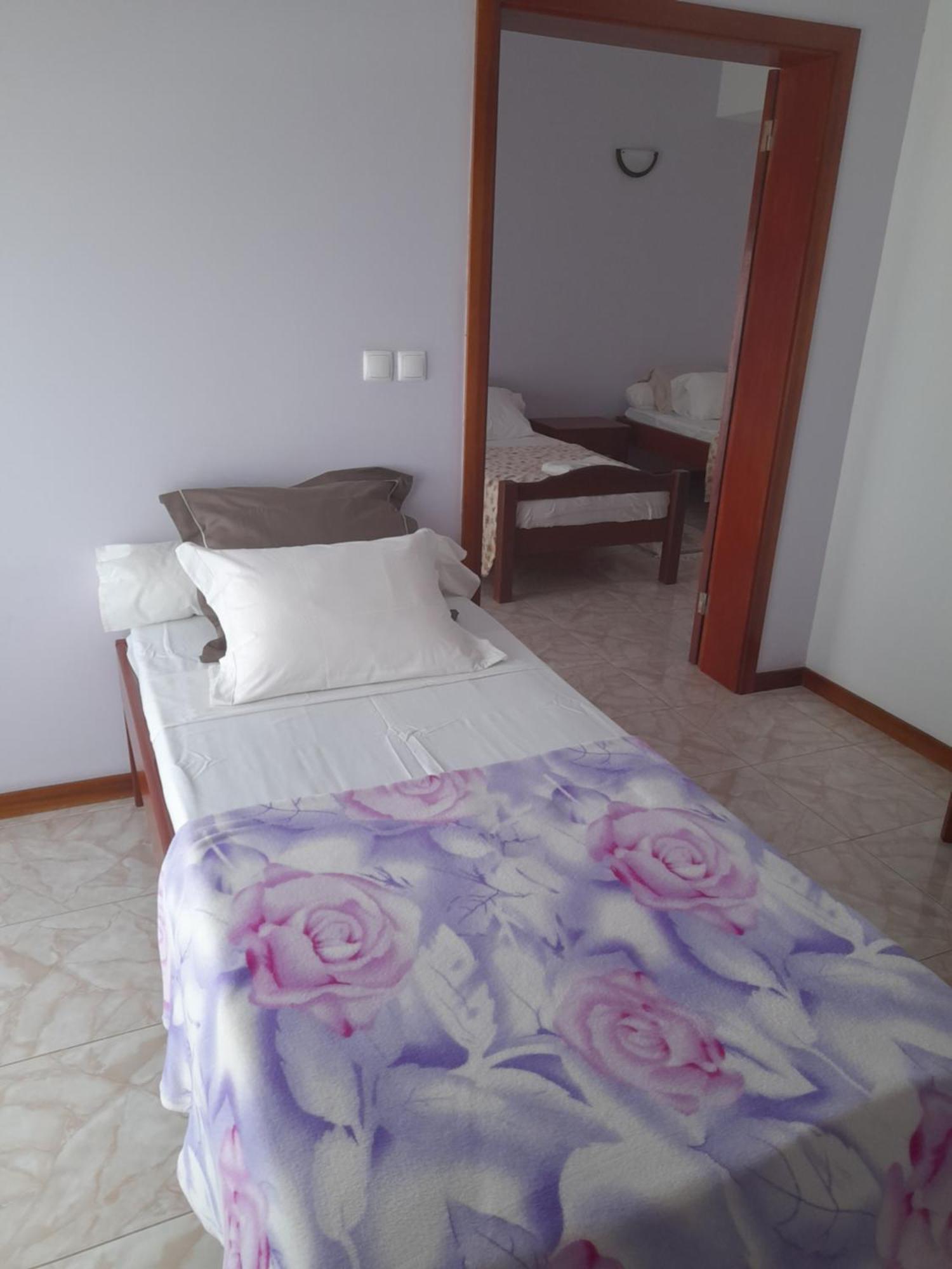 Bed and Breakfast Yria Residencial Porto Novo Pokoj fotografie
