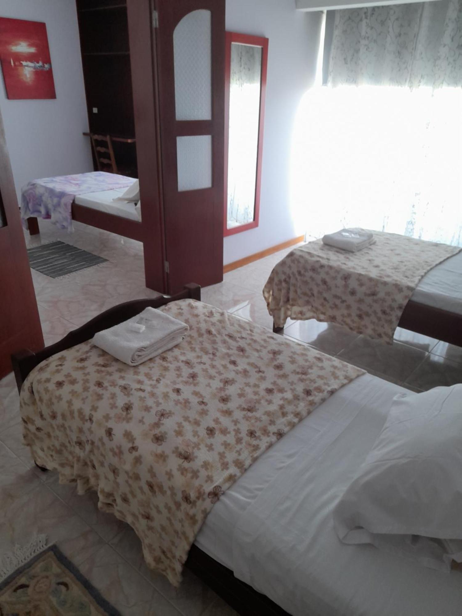 Bed and Breakfast Yria Residencial Porto Novo Pokoj fotografie